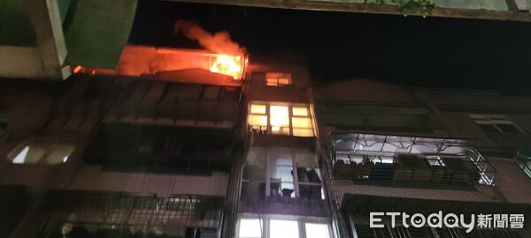 ▲▼基隆頂樓火警。（圖／基隆市議員施偉政提供）