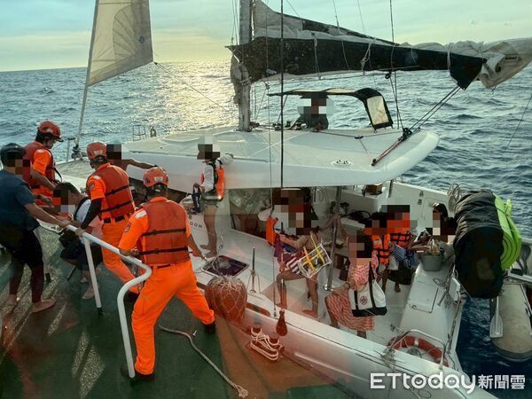 ▲高雄海巡隊小琉球救援。（圖／高雄海巡隊提供）