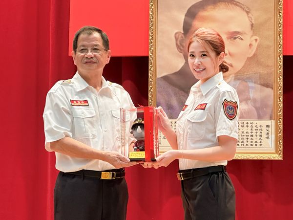 ▲李燕升格品牌CEO七週年，公益捐贈不間斷。（圖／KOCSKIN克麗詩黛提供）