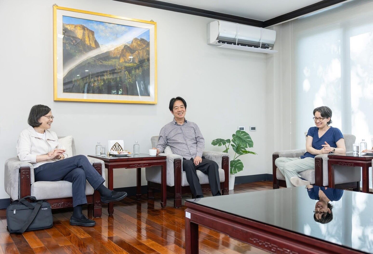 ▲總統賴清德、前總統蔡英文官邸會晤。（圖／總統府提供）