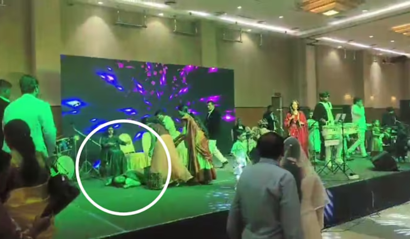 ▲▼婚禮熱舞 妙齡女台上暴斃。（圖／翻攝自今日印度）