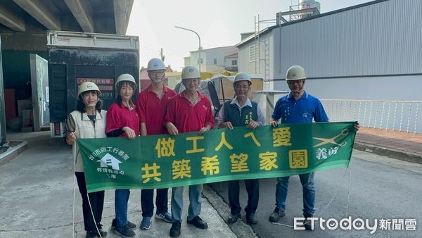 ▲「台南做工行善團」協助後壁區賴姓低收入戶完成屋頂與浴室修繕，改善居住環境。（記者林東良翻攝，下同）