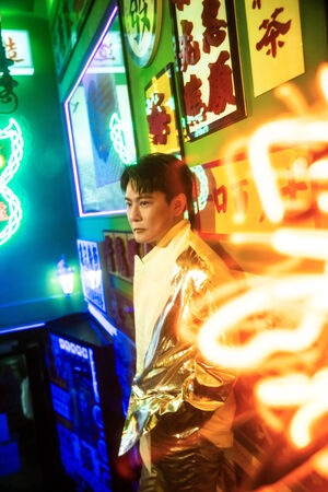 ▲▼ 張信哲新歌MV邀請陸夏和黃河合作。（圖／潮水音樂提供）