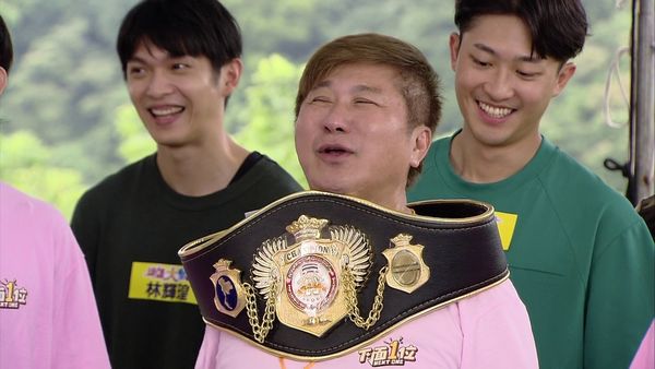 ▲▼胡瓜跟拳王對打。（圖／民視提供）