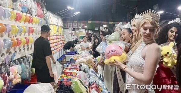 ▲全球城市小姐世界盃佳麗24日造訪台南，市長黃偉哲熱烈迎接。（記者林東良翻攝，下同）