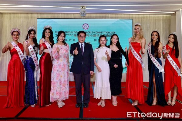 ▲全球城市小姐世界盃佳麗24日造訪台南，市長黃偉哲熱烈迎接。（記者林東良翻攝，下同）
