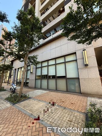 ▲▼游姓男子為了撿盆栽，意外自2樓陽台墜落             。（圖／記者陳以昇翻攝）