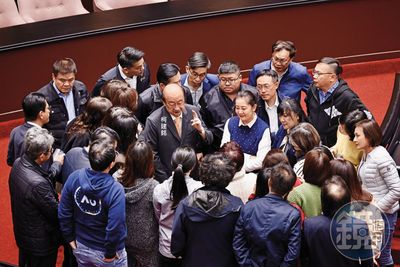 藍白黨團將換血 綠委陷集體焦慮