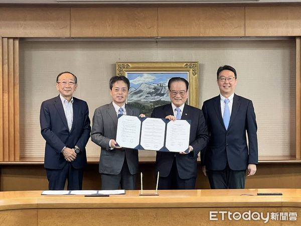 ▲▼台鐵與九州旅客鐵道株式會社簽署合作備忘錄。（圖／台鐵提供）