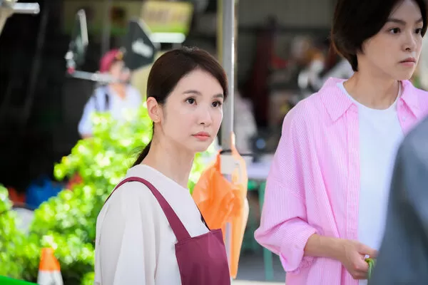 ▲陳小菁、李睿紳在《百味人生》多在市場拍戲。（圖／三立提供）