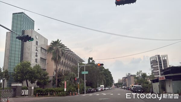 ▲▼   土地標售,高雄,買氣,高大,高雄車站          。（圖／記者張雅雲攝）