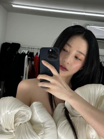 ▲宋昰昀遭爆料學生時期對同學施暴，目前事業活動全部停擺。（圖／翻攝自宋昰昀IG）