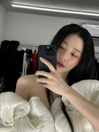 ▲宋昰昀遭爆料學生時期對同學施暴，目前事業活動全部停擺。（圖／翻攝自宋昰昀IG）