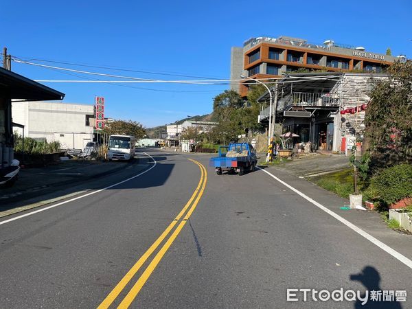 ▲嘉義嘉義縣番路鄉台18線57.6公里處路段，女行人清晨遭撞死。（圖／記者翁伊森翻攝，下同）