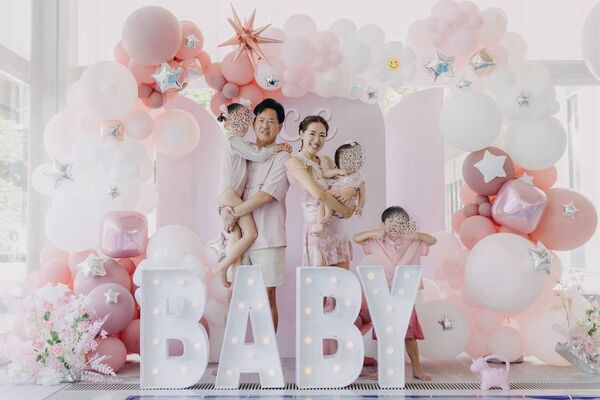 ▲▼劉伊心為愛女舉辦豪華水上抓周派對 。（圖／本人提供）