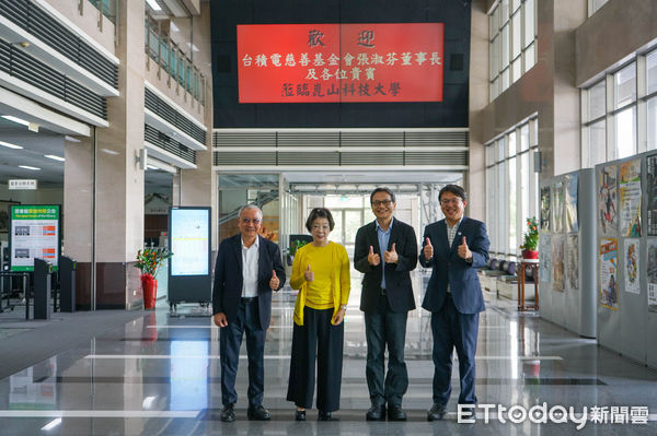 ▲張淑芬受聘為崑山科大榮譽講座教授，鐘俊顏副校長頒贈聘書。（圖／記者林東良翻攝，下同）