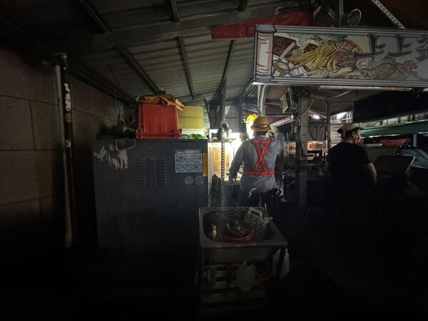 ▲▼快訊／高雄鳳山變電箱傳爆炸聲　907戶停電搶修中。（圖／翻攝高雄市議員陳慧文臉書）