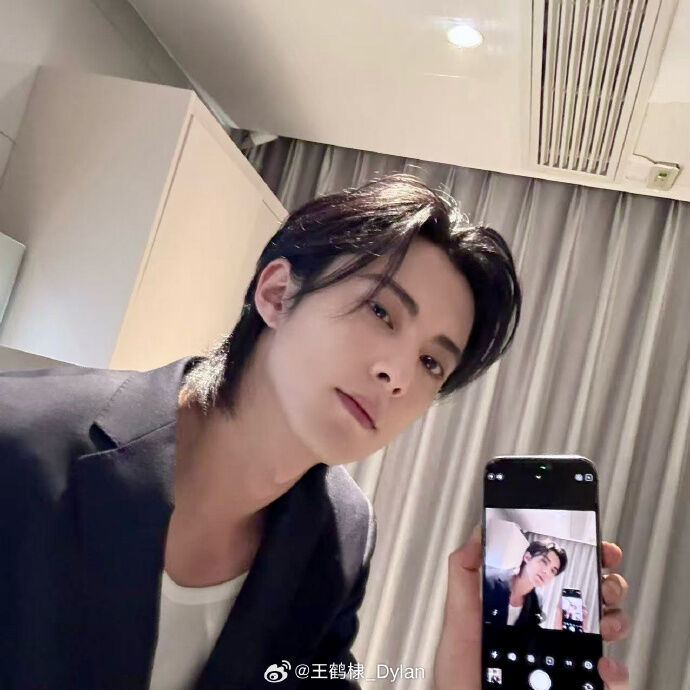 ▲▼王鶴棣吵架27分「全程沒一句髒話」！被爆10年秘戀。（圖／翻攝自微博）