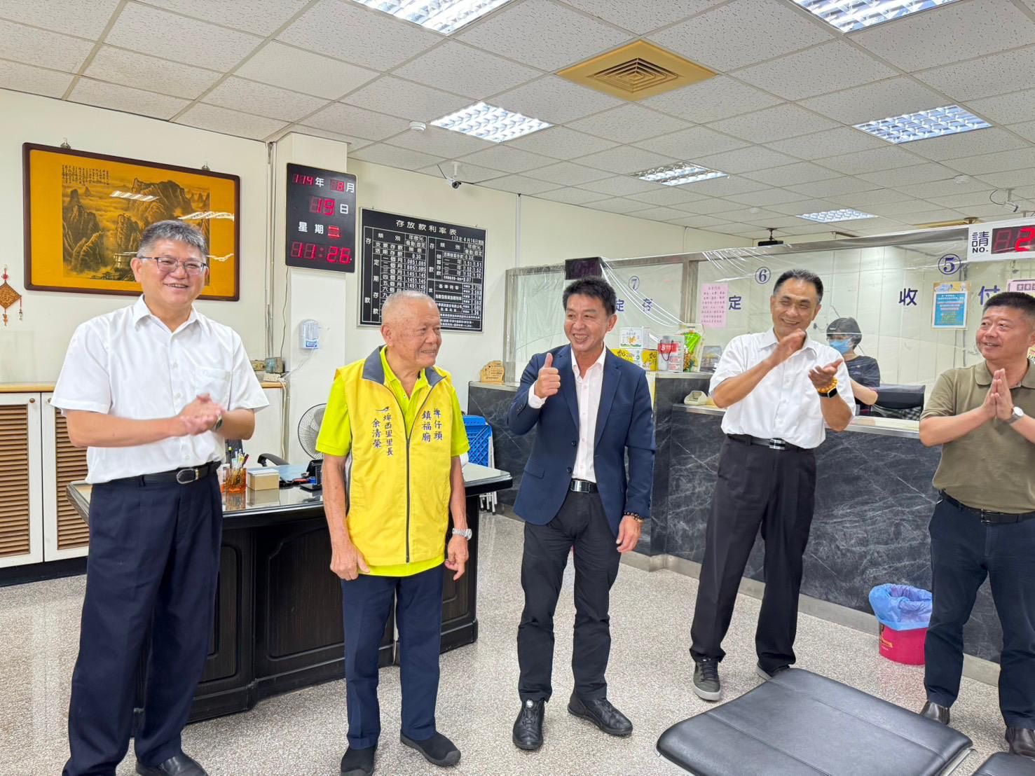 ▲許智傑在臉書發出高雄農會力挺短片，畫面中可見曾被視為王金平左右手的全國農會理事長蕭漢俊、高雄市農會理事長楊榮南、高雄地區農會總幹事李永堂等同框力挺。（圖／翻攝自Facebook／許智傑）