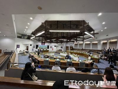 馬紹爾國會深夜火災！嚴重毀損全面停用　外交部慰問：無人傷亡受困