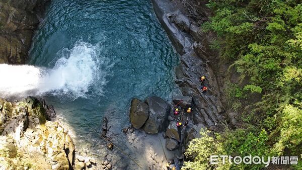 ▲▼南華大學國際系學生前往雲林古坑樟湖吊橋遊玩，19歲印度籍男大生失蹤。（圖／記者游瓊華翻攝）