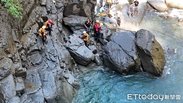 ▲▼南華大學國際系學生前往雲林古坑樟湖吊橋遊玩，19歲印度籍男大生失蹤。（圖／記者游瓊華翻攝）