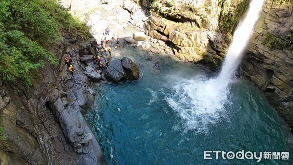 ▲▼南華大學國際系學生前往雲林古坑樟湖吊橋遊玩，19歲印度籍男大生失蹤。（圖／記者游瓊華翻攝）