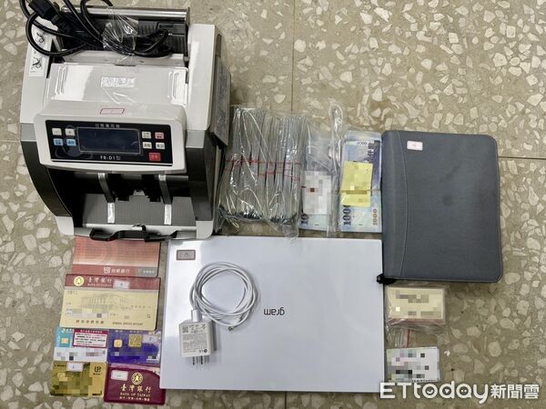 ▲台南市刑大偵破全台罕見「地面師」詐團，查扣大量證物與現金。（記者林東良翻攝，下同）