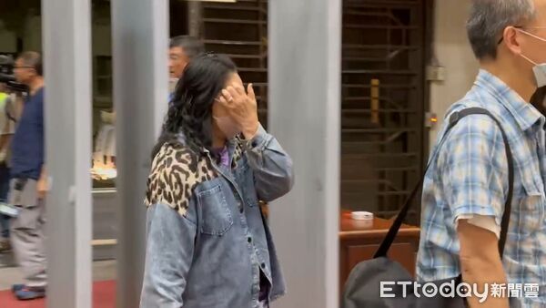 ▲▼           父母鄭伍廷、李佳珍  。（圖／記者劉昌松攝）