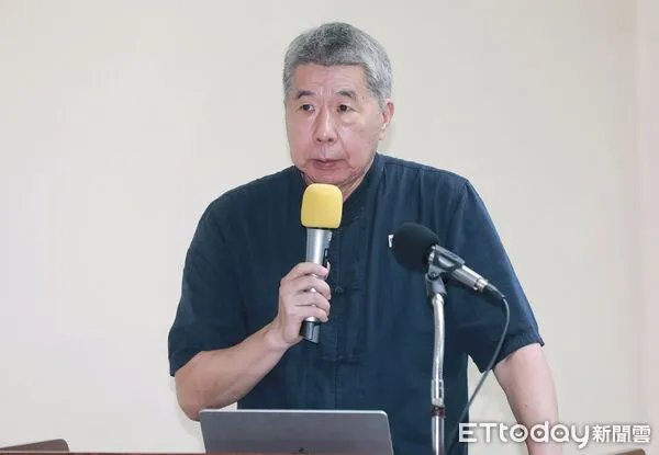 ▲▼張亞中捍衛二二八家屬榮譽　控訴卓榮泰院長違法傷德任用弒師犯記者會。（圖／記者周宸亘攝）