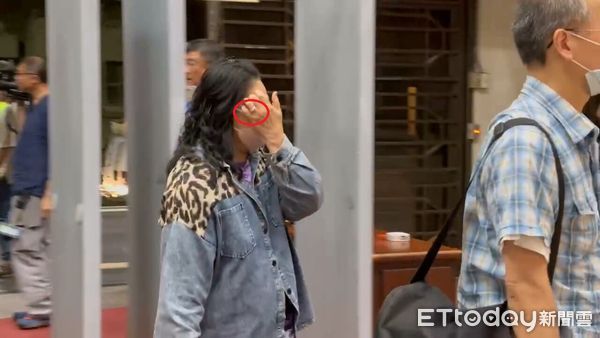 ▲▼ 父母鄭伍廷、李佳珍 。（圖／記者劉昌松攝）