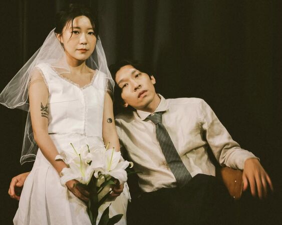 ▲▼神秘系樂團deca joins主唱鄭敬儒宣布結婚！（圖／翻攝自IG）