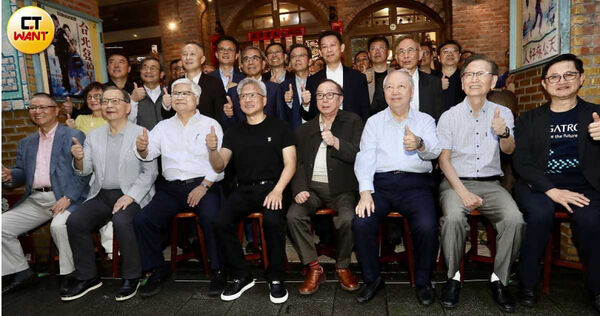 輝達執行長黃仁勳今年的兆元宴，台達電就在第二排。（圖／方萬民攝）