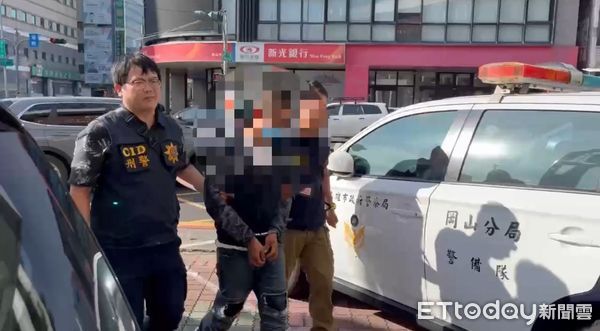 ▲▼岡山丟包             。（圖／記者陳宏瑞翻攝）