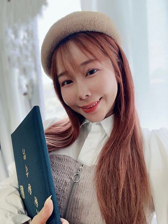 ▲早川小百合曾是《2分之一強》的固定班底。（圖／翻攝自早川小百合IG）