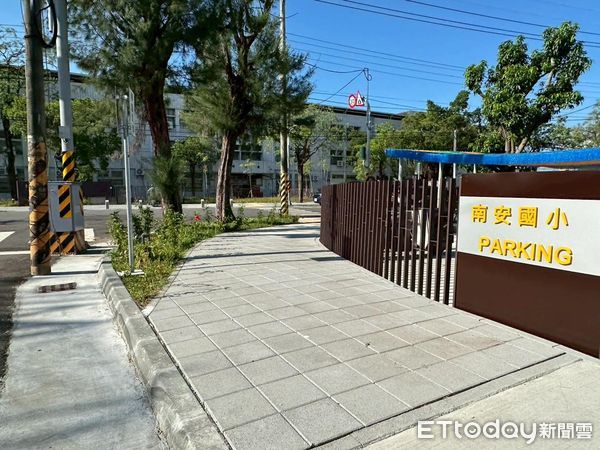 ▲台南市南安國小全新通學步道啟用，空間寬敞、綠意盎然，家長師生一致好評。（記者林東良翻攝，下同）