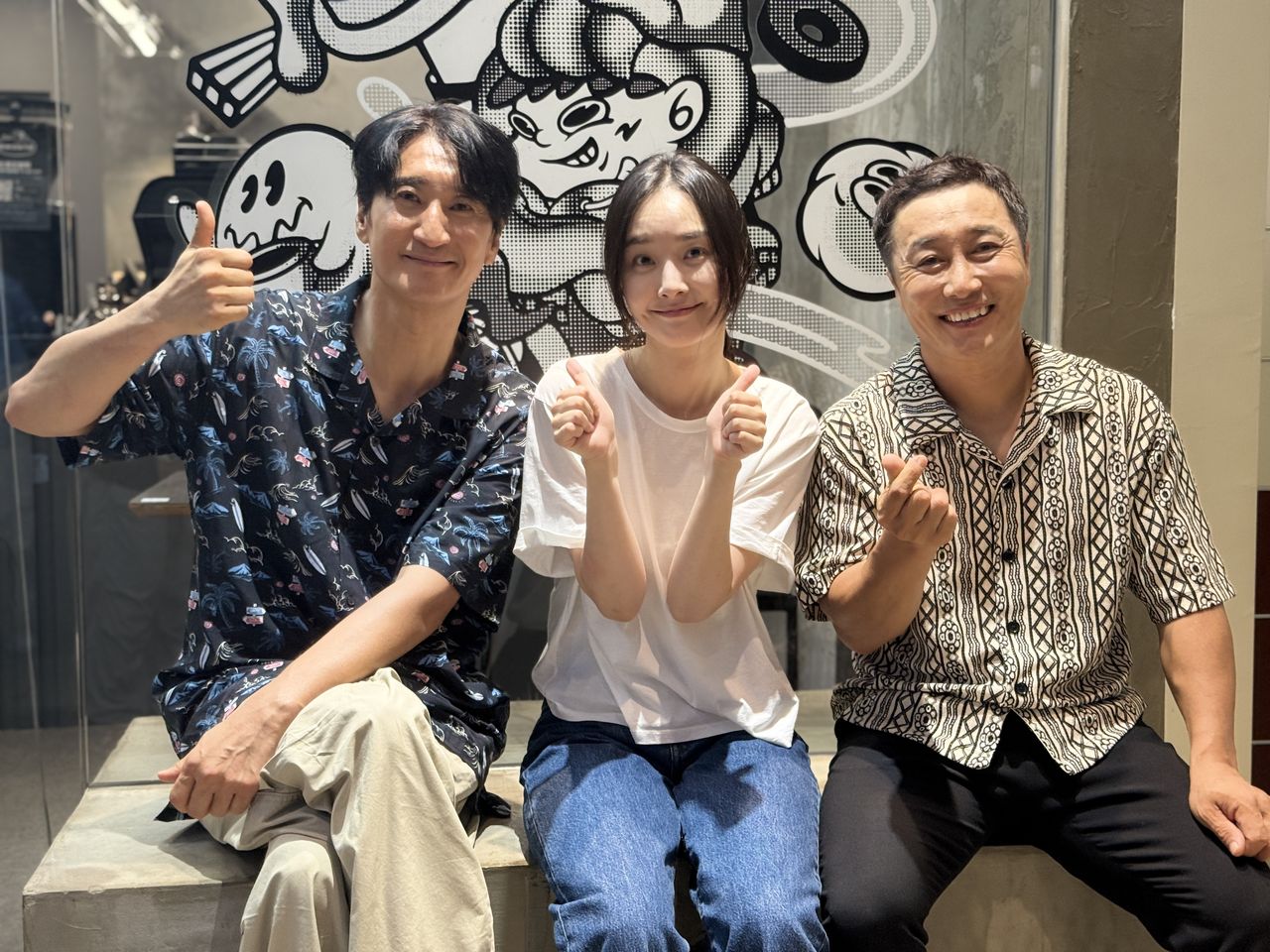 ▲▼韓星申鉉濬、裴優熙、金炳萬主演電影《懸賞令》。（圖／童心娛樂提供）