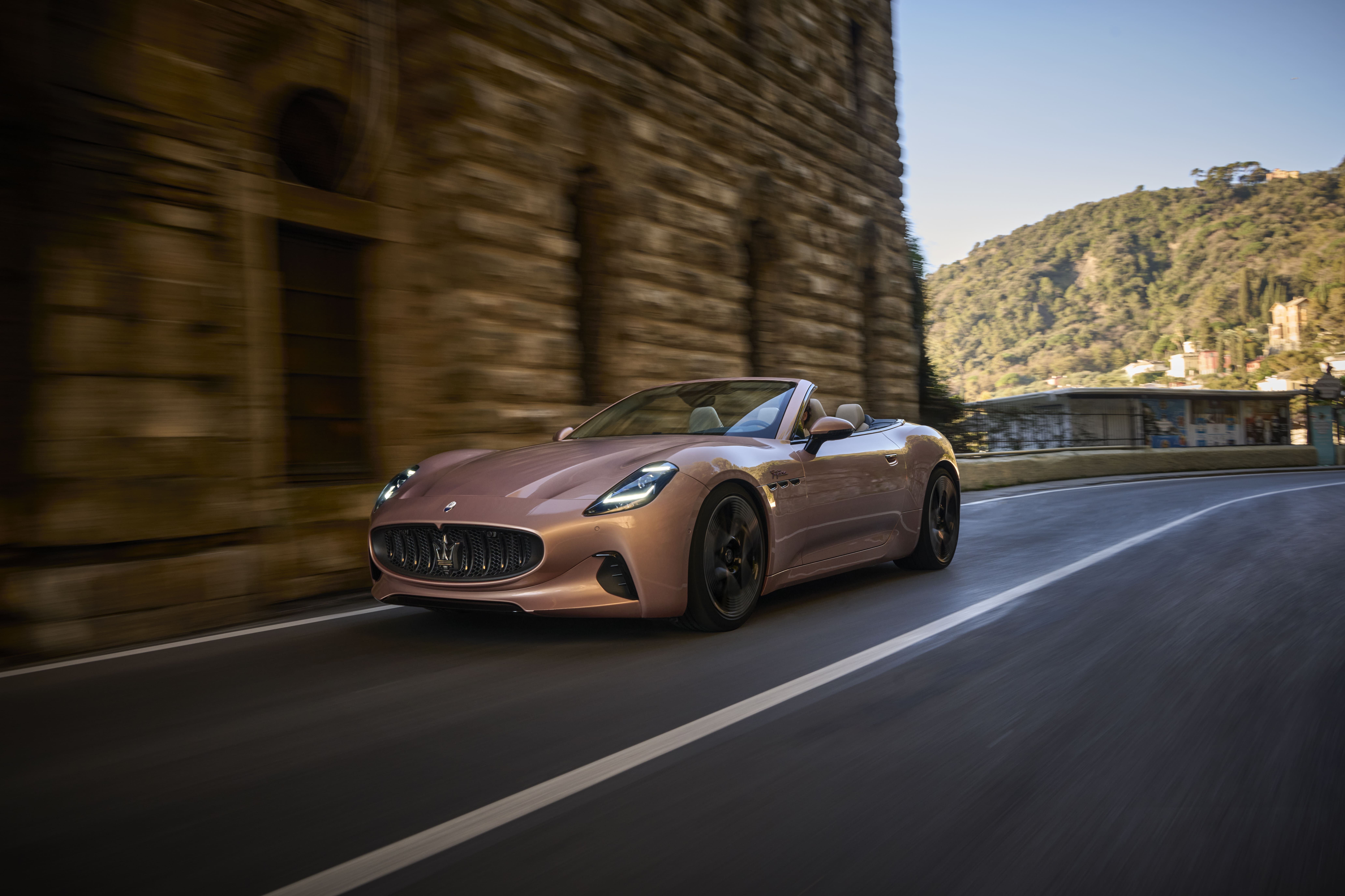 ▲瑪莎拉蒂GranCabrio追加Folgore、標準款車型。（圖／翻攝自Maserati）