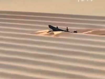 錢塘江「逆潮行舟」絕美畫面曝！　網讚嘆：如穿梭水上撒哈拉