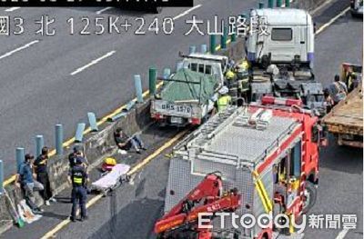 轎車突減速！曳引車急閃衝護欄...小貨車又撞上　慘釀4傷畫面曝