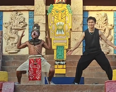 ▲▼北京歡樂谷「招野人」。（圖／翻攝自小紅書）