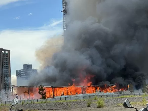 ▲▼        龜山接待中心燒了     。（圖／讀者提供）