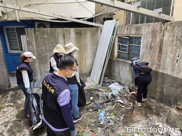 ▲▼高雄本土登革熱疫情擴大！再增3確診　陳其邁要求全面巡檢。（圖／記者賴文萱翻攝）