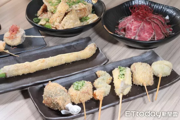 ▲台北新開幕串炸專門店「夜串坊」　特色菜包括葡萄、蘆筍與紫蘇蝦。（圖／記者黃士原攝）