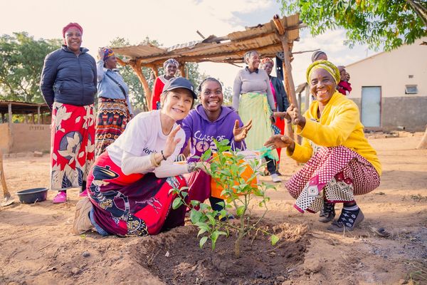 ▲台灣世界展望會終身志工張艾嘉及年度代言人陳庭妮。（圖／台灣世界展望會提供）