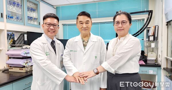 ▲泌尿外科謝昆霖醫師、張菁萍教授合作研究，證實高溫會降低精蟲品質並影響性功能。（圖／記者林東良翻攝，下同）