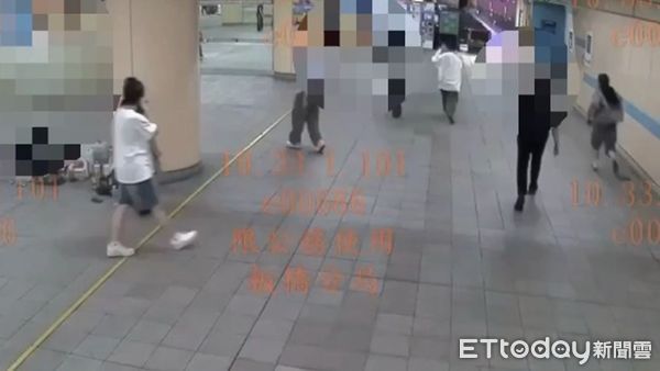 ▲▼19歲女大生在板橋捷運站聯通道內練舞，遭35歲男持滅火器狂噴。（圖／記者陳以昇翻攝，下同）