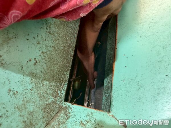 ▲龍泉消防分隊救護5歲男童。（圖／記者陳崑福翻攝）