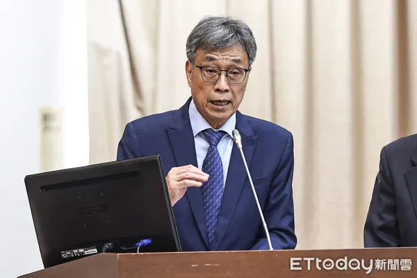 ▲農業部部長陳駿季出席立法院特別預算審查。（圖／記者林敬旻攝）