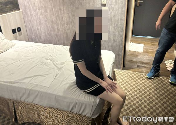 ▲▼1名女子自稱現役AV女優，50分鐘開價2萬元。（圖／民眾提供，下同）